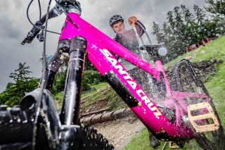 📸 Testování Santa Cruz na Pekláku O víkendu proběhlo testování kol Santa Cruz v bikeparku Peklák! Počasí nám sice moc...