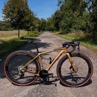 Orbea Terra - nejrychlejší gravel ve velikosti xs 🚀 ◾️Rám vytvořený v programu MyOrbea. ◾️Karbonová kola FFWD Drift Pace....